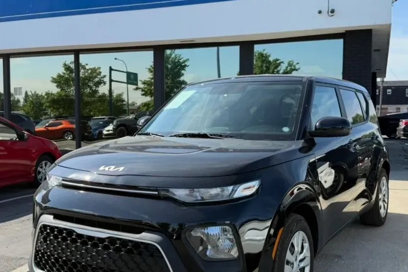 2022 Kia Soul LX photo 1