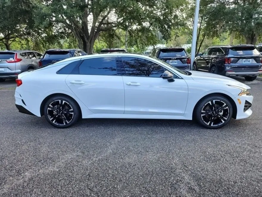 2024 Kia K5 GT-Line photo 1