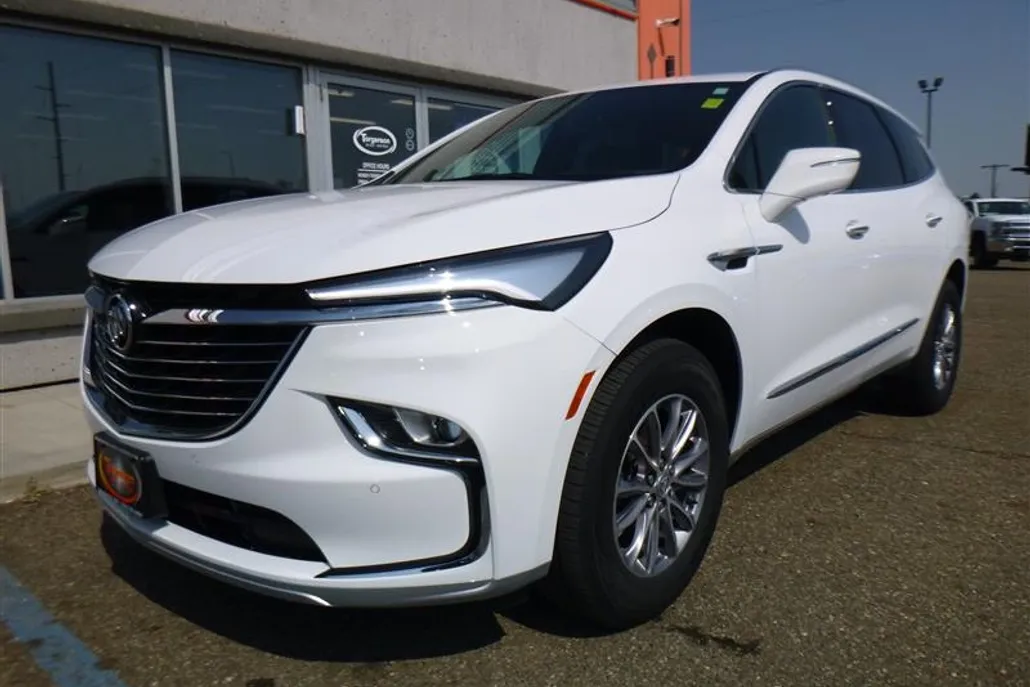 2022 Ford Edge Titanium photo 1