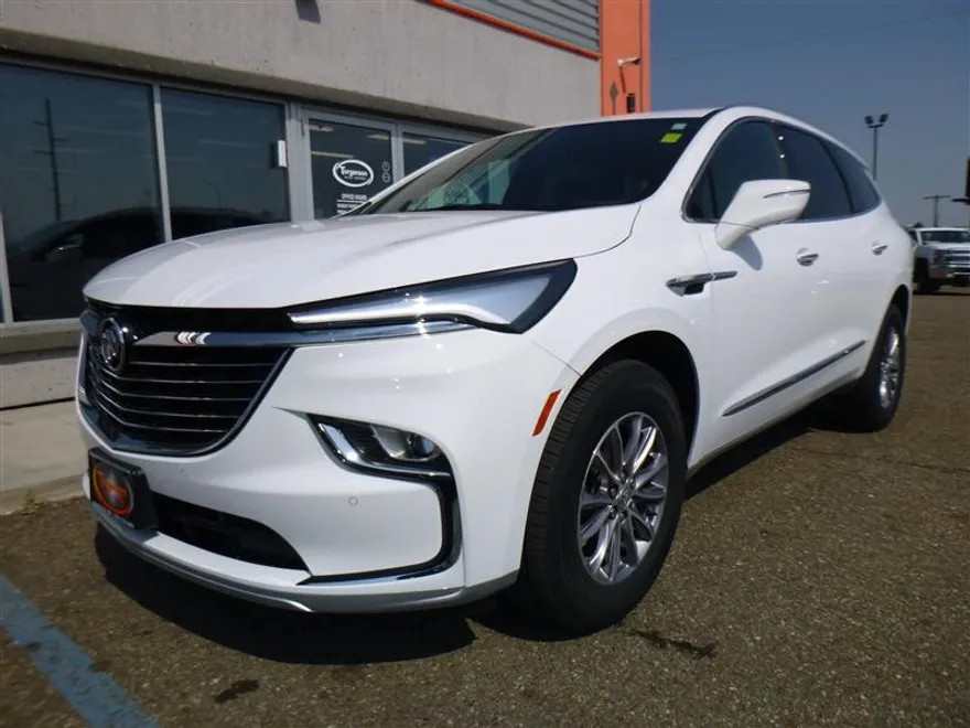 2022 Ford Edge Titanium photo 1
