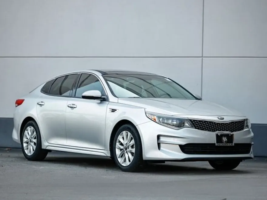 2018 Kia Optima EX photo 1
