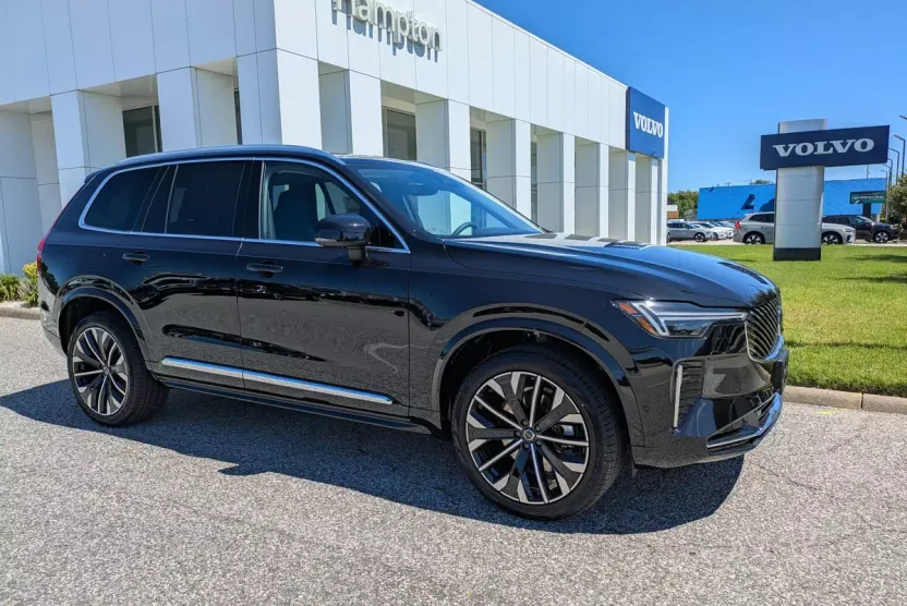 2026 Volvo XC90 Plus photo 1