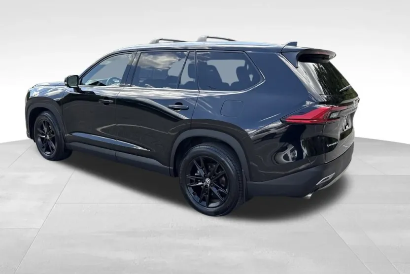 2024 Toyota Highlander Hybrid Platinum photo 1