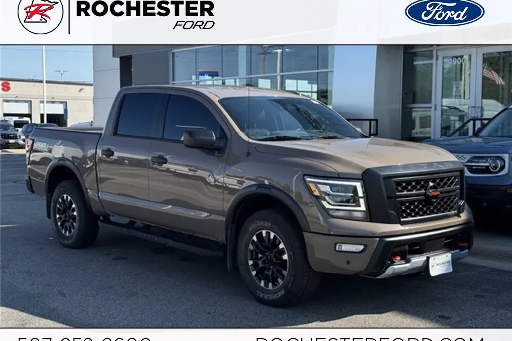 2021 Nissan Titan PRO-4X photo 1