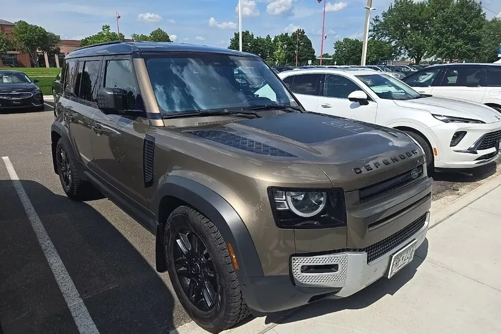 2020 Land Rover Defender 110 S photo 1