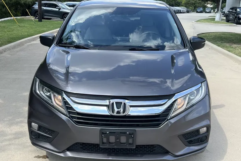 2020 Honda Odyssey LX photo 1