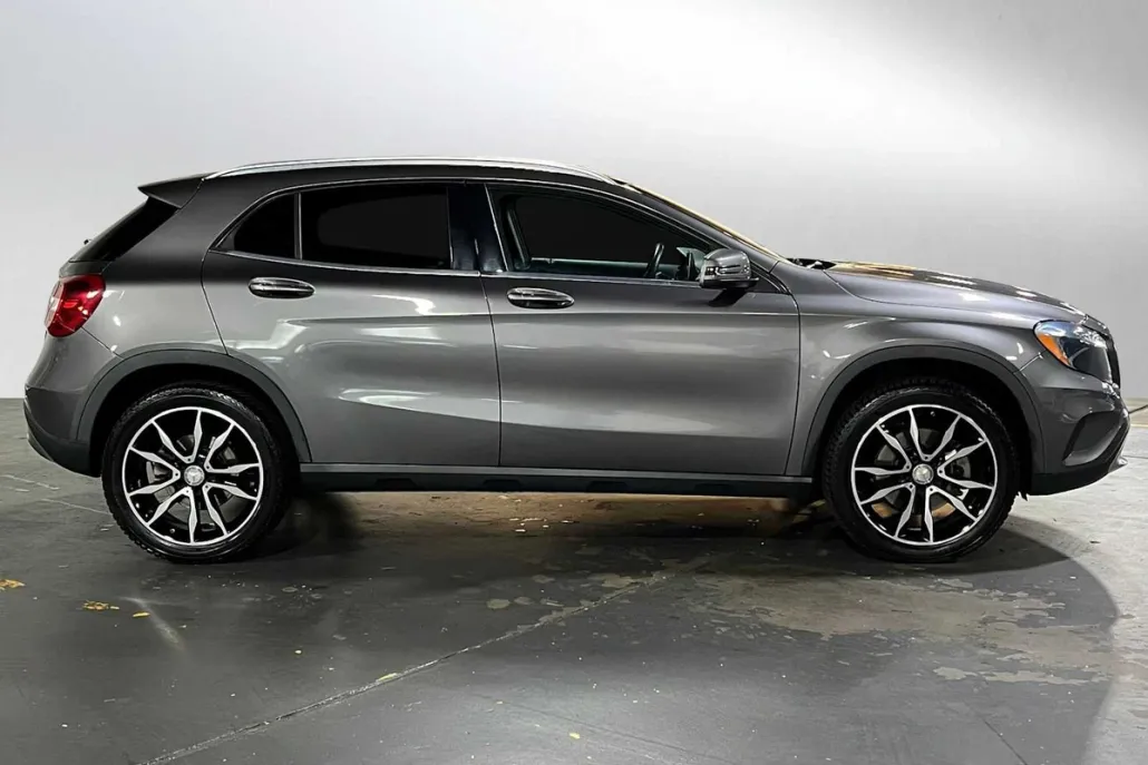 2017 Mercedes Benz GLA 250 photo 1