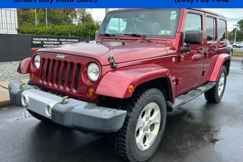 2013 Jeep Wrangler Unlimited Sahara photo 1