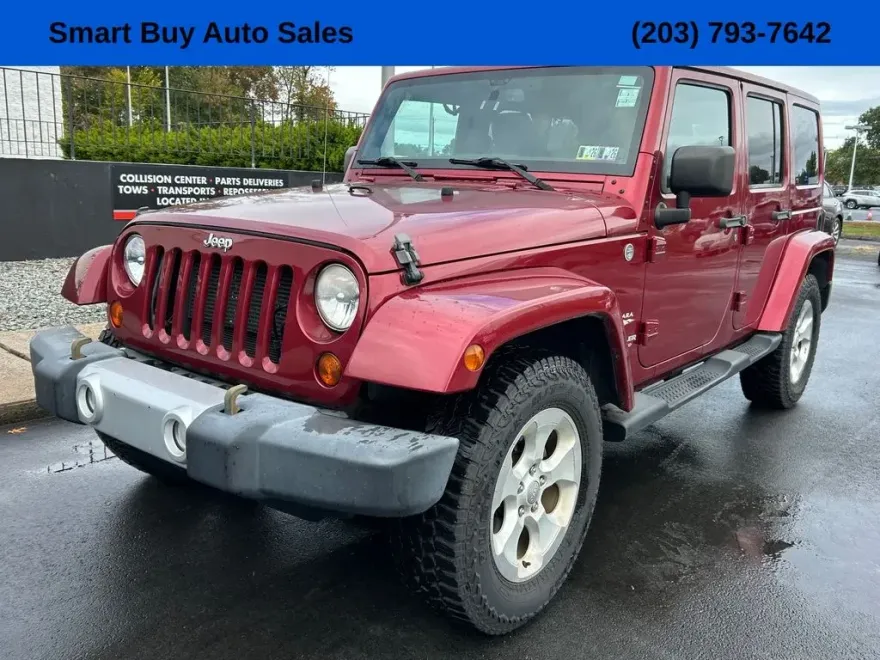 2013 Jeep Wrangler Unlimited Sahara photo 1