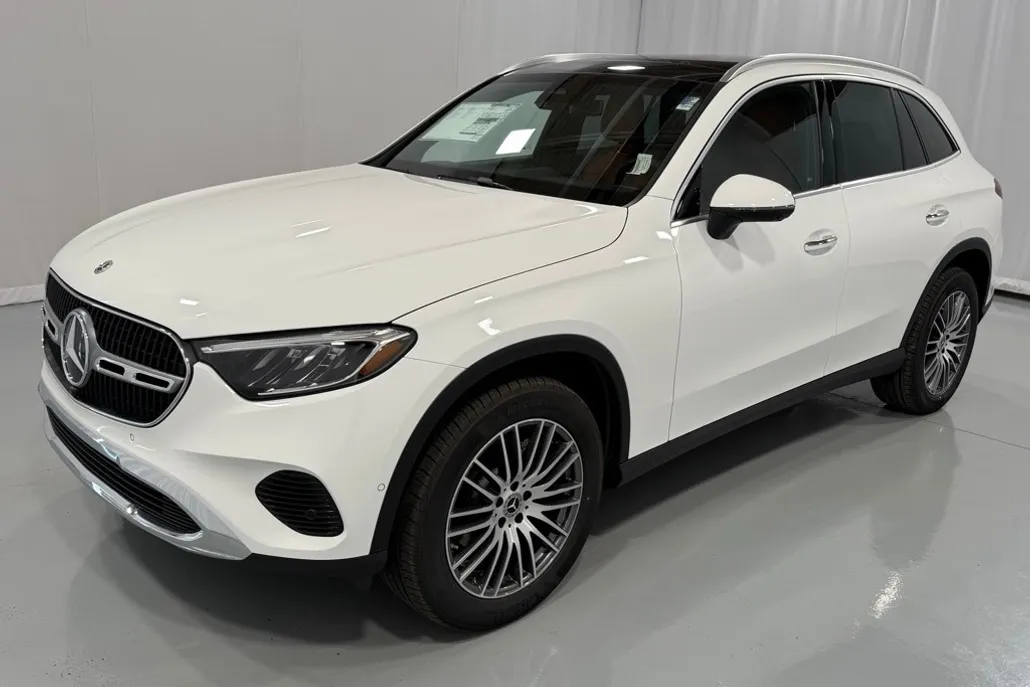 2026 Mercedes Benz GLC 300 4MATIC photo 1