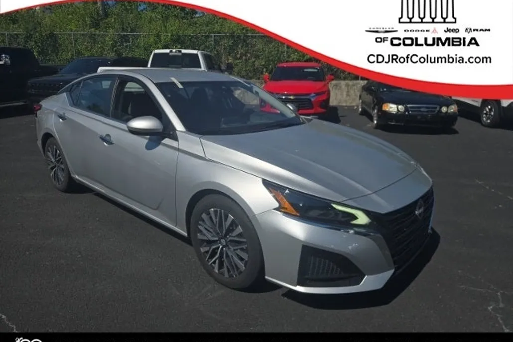 2023 Nissan Altima 2.5 SV photo 1