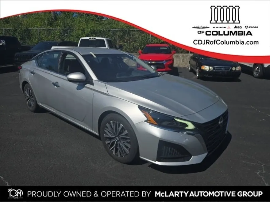 2023 Nissan Altima 2.5 SV photo 1