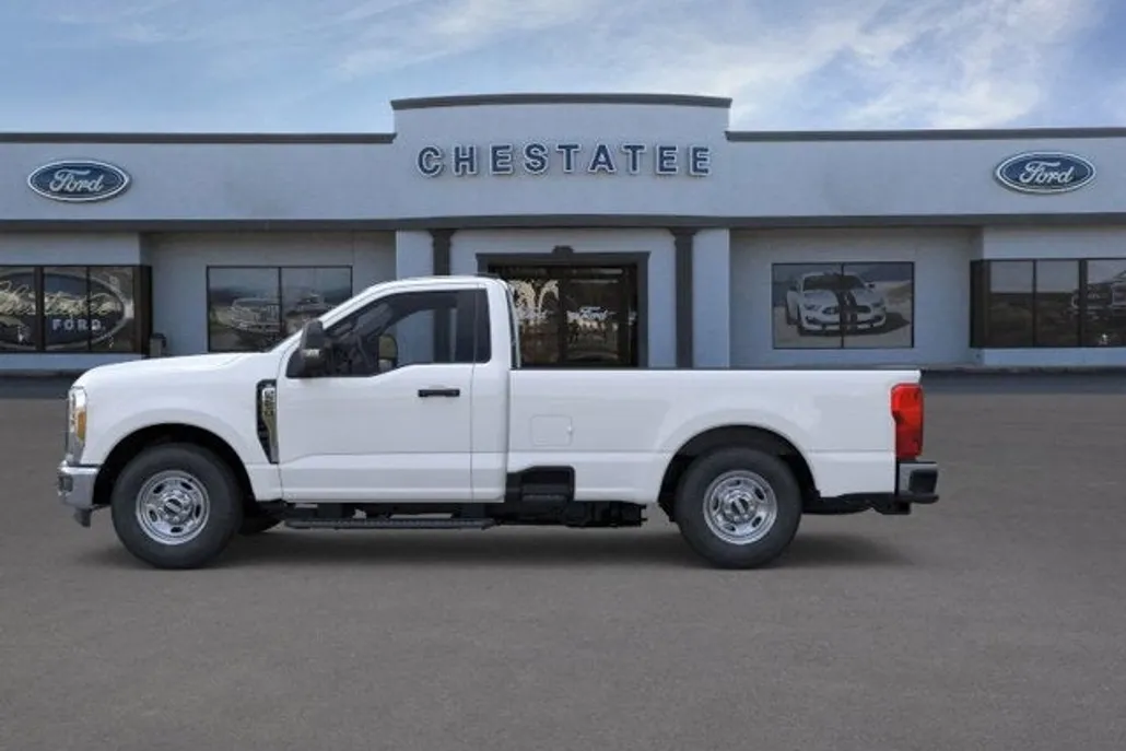 2025 Ford F-250 photo 1