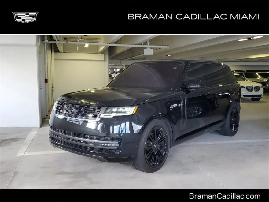 2023 Land Rover Range Rover SE photo 1
