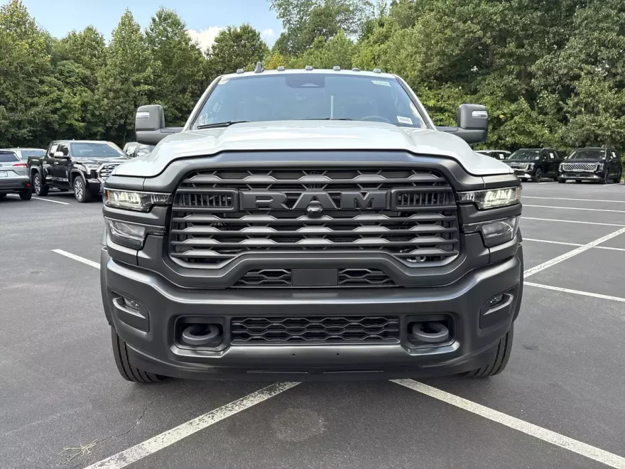 2025 Ram 5500 Tradesman photo 1