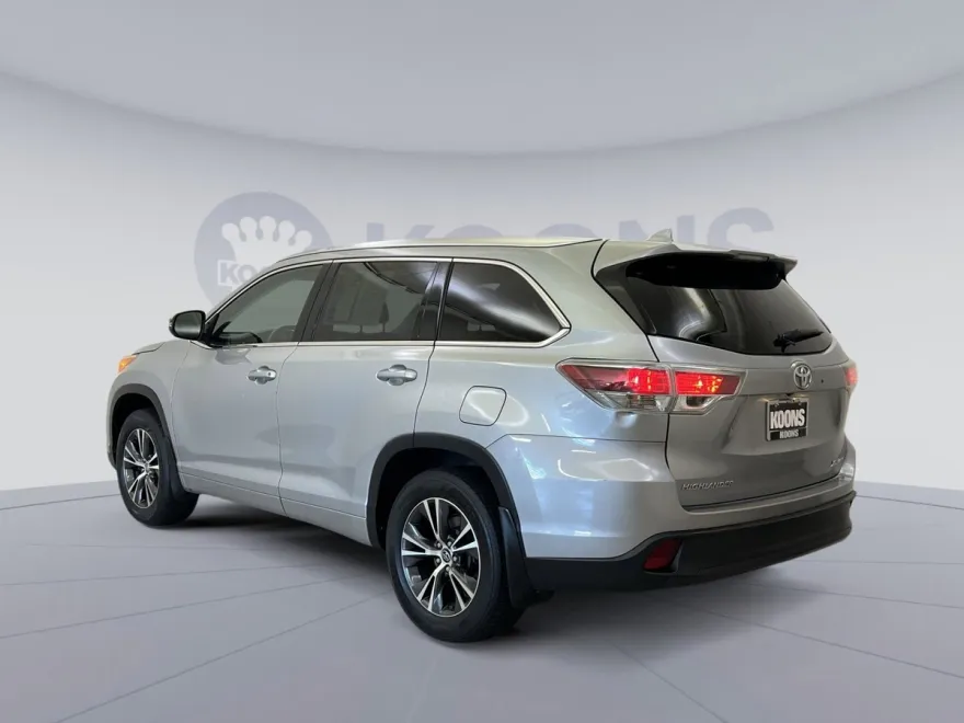 2016 Toyota Highlander XLE photo 1
