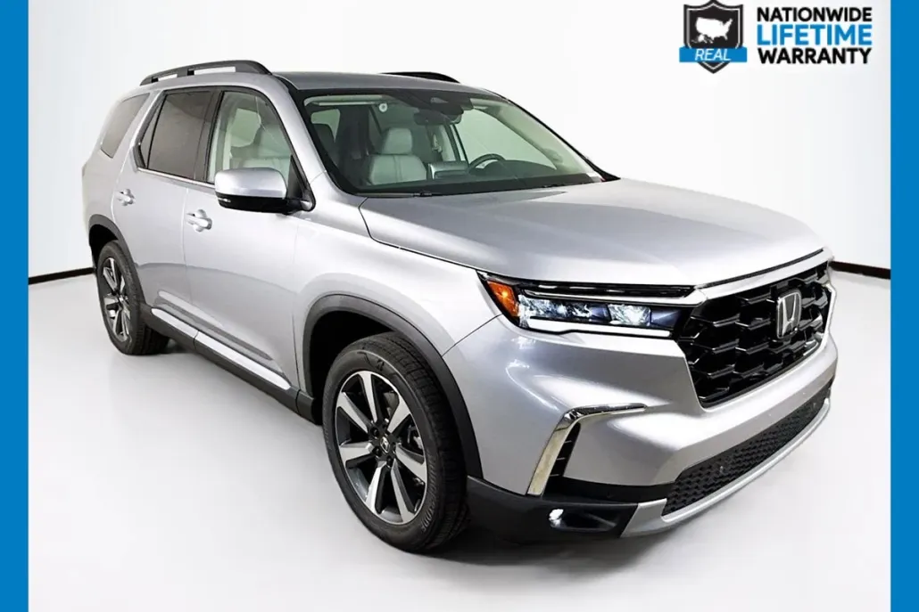 2025 Honda Pilot Touring photo 1