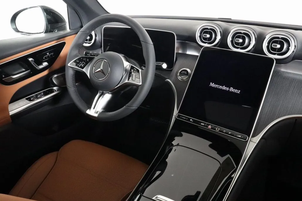 2026 Mercedes Benz GLC 300 4MATIC photo 1