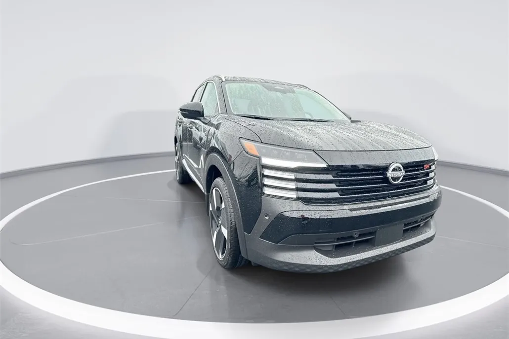 2025 Nissan Kicks SR photo 1