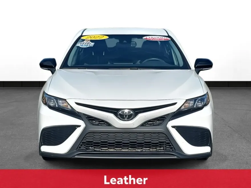 2022 Toyota Camry SE photo 1