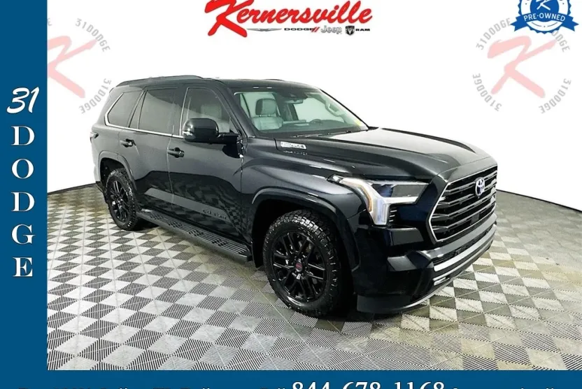 2024 Toyota Sequoia SR5 photo 1