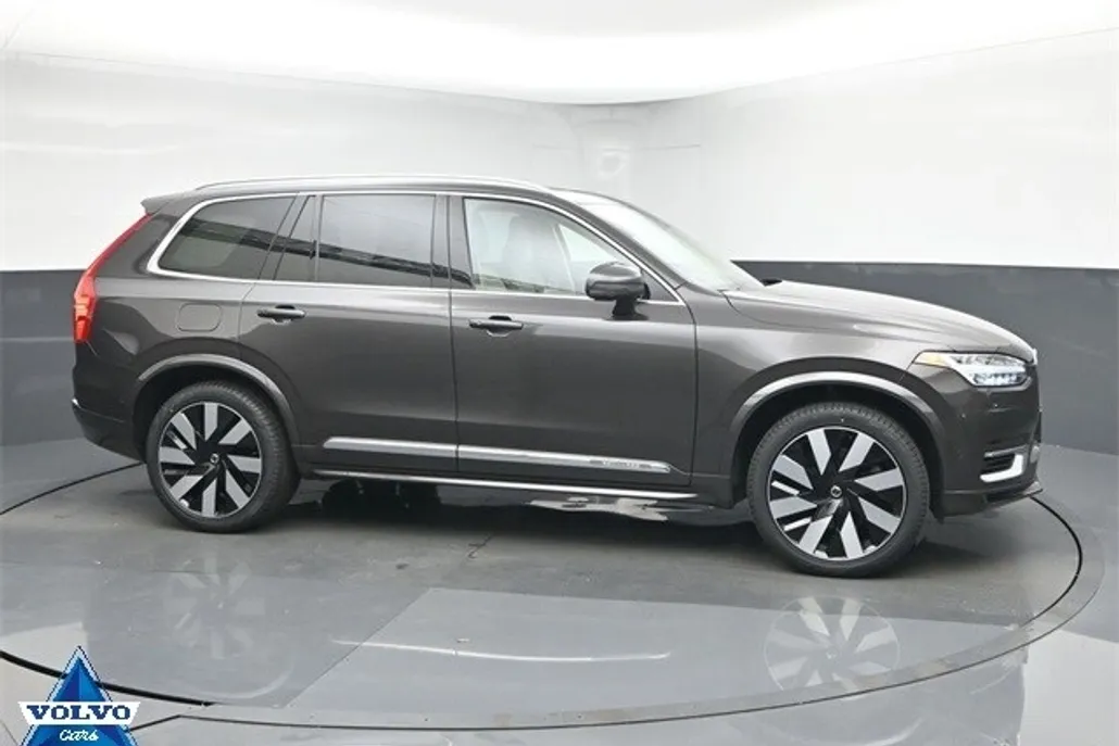 2024 Volvo XC90 Ultimate photo 1