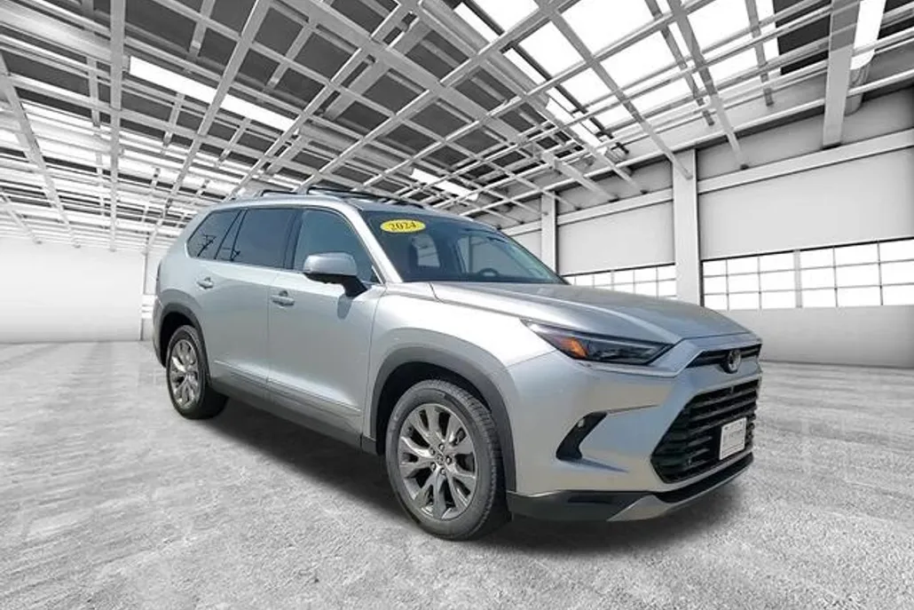 2024 Toyota Grand Highlander Limited AWD photo 1