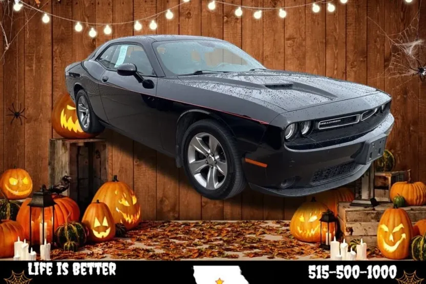 2015 Dodge Challenger SXT photo 1