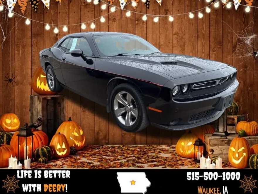 2015 Dodge Challenger SXT photo 1