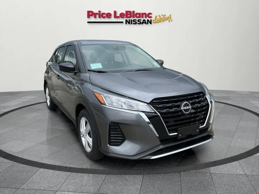 2025 Nissan Kicks Play S photo 1