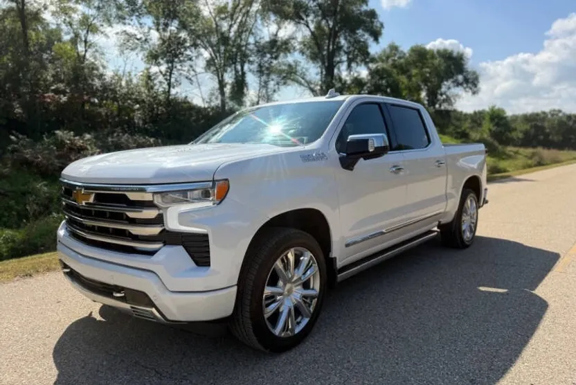 2025 Chevrolet Silverado 1500 High Country photo 1