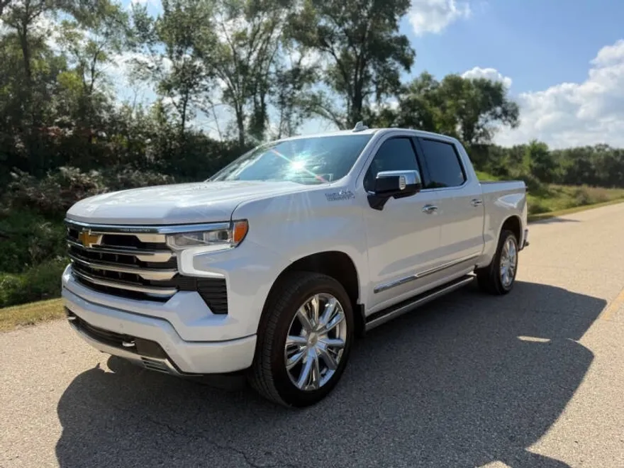 2025 Chevrolet Silverado 1500 High Country photo 1