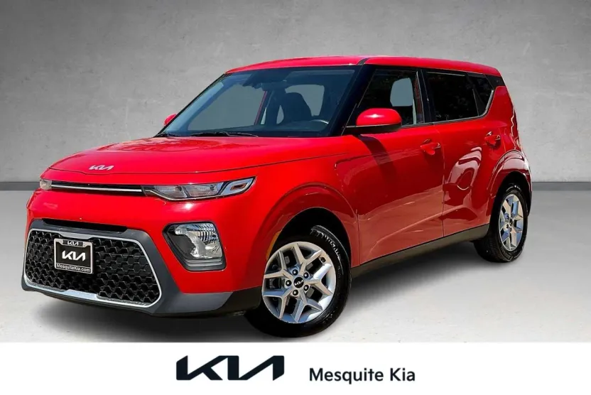 2022 Kia Soul LX photo 1