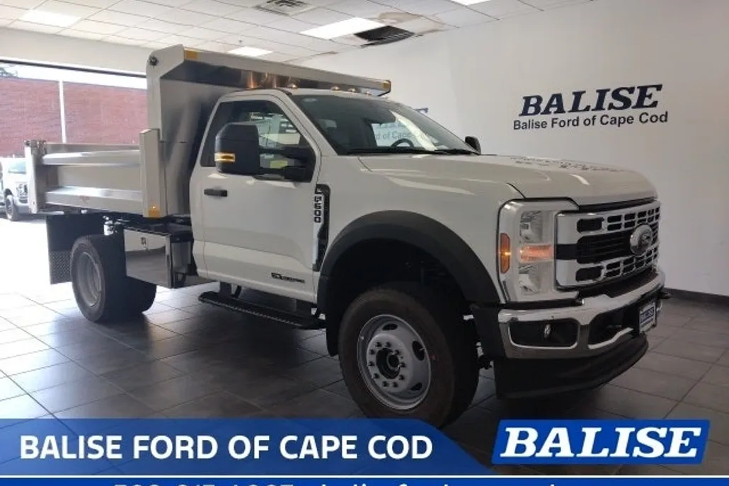 2024 Ford F-600 photo 1