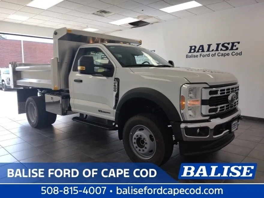 2024 Ford F-600 photo 1