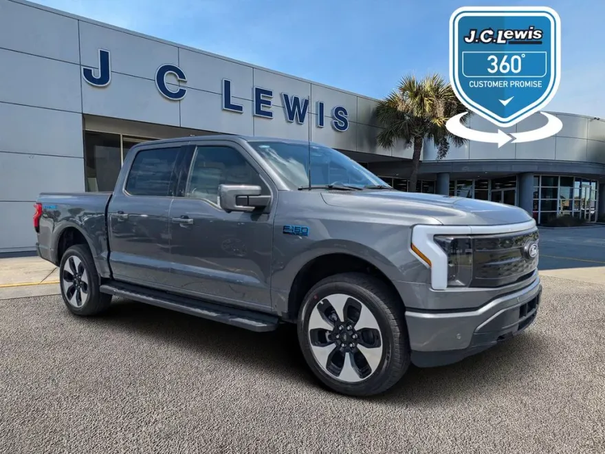 2025 Ford F-150 Lightning Platinum photo 1