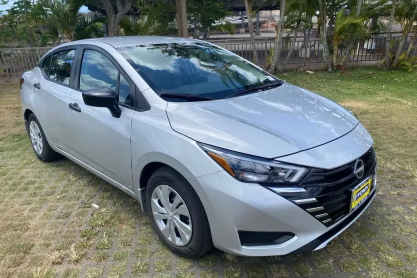 2025 Nissan Versa 1.6 S photo 1