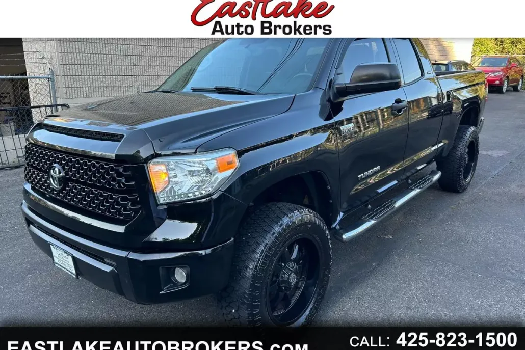 2017 Toyota Tundra SR5 Double Cab photo 1