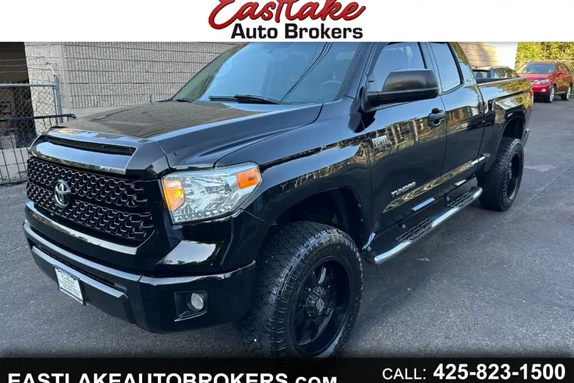 2017 Toyota Tundra SR5 Double Cab photo 1