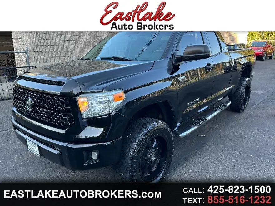 2017 Toyota Tundra SR5 Double Cab photo 1