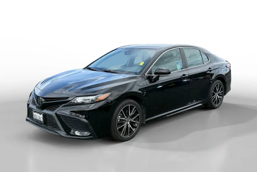 2022 Toyota Camry SE photo 1