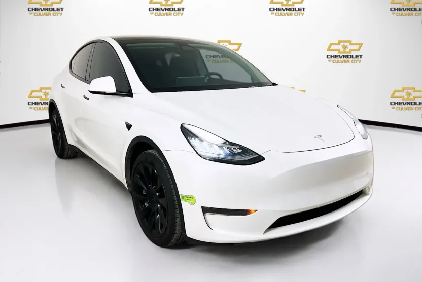 2023 Tesla Model Y Long Range photo 1