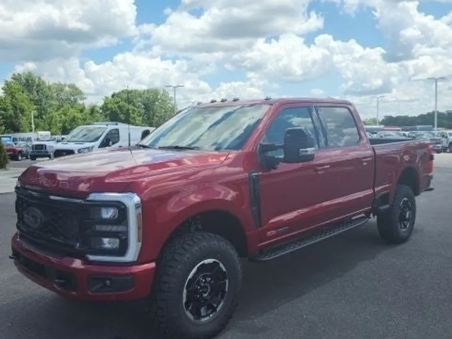 2025 Ford F-350 Lariat photo 1