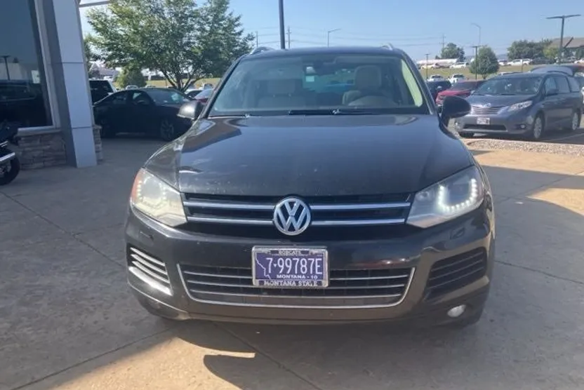 2013 Volkswagen Touareg V6 TDI Sport photo 1