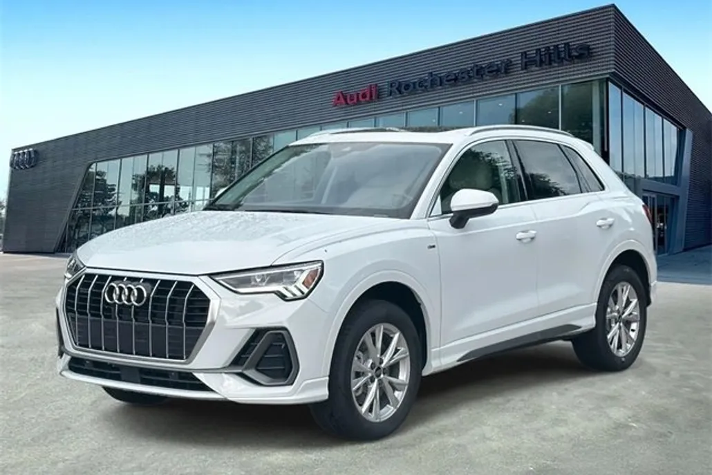 2025 Audi Q3 S line Premium photo 1