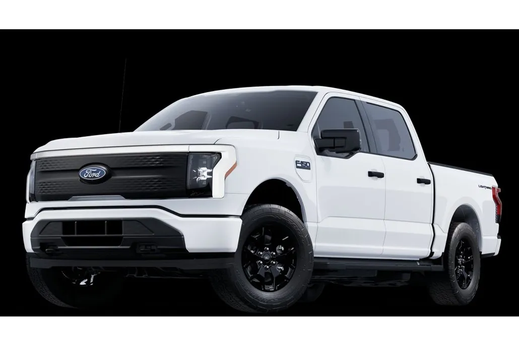 2025 Ford F-150 Lightning XLT photo 1