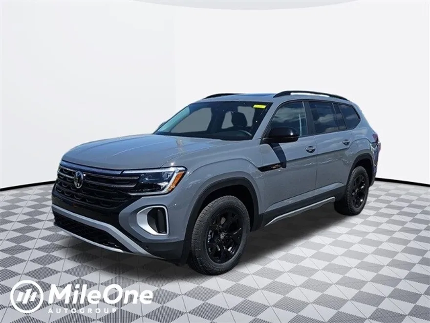 2025 Volkswagen Atlas Peak Edition SE photo 1