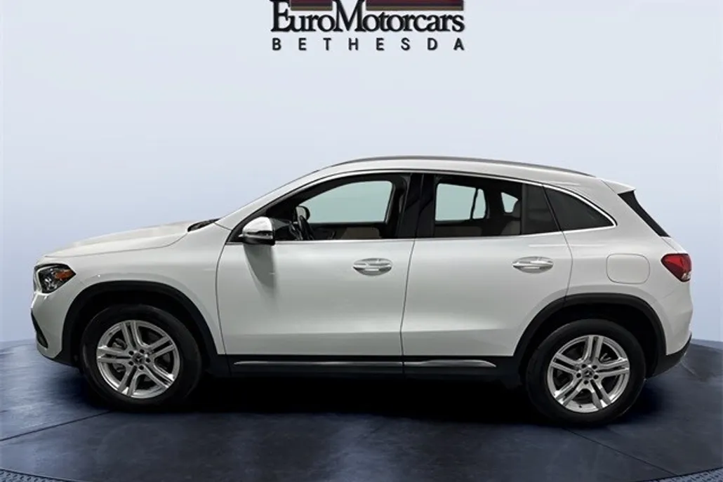 2022 Mercedes Benz GLA 250 4MATIC photo 1