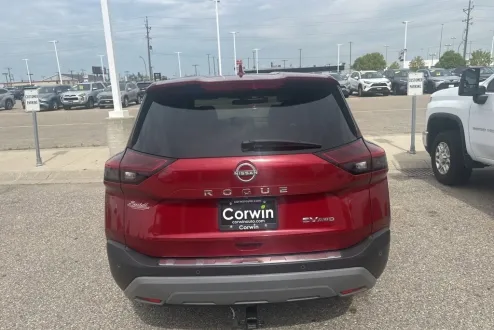 2022 Nissan Rogue SV photo 3