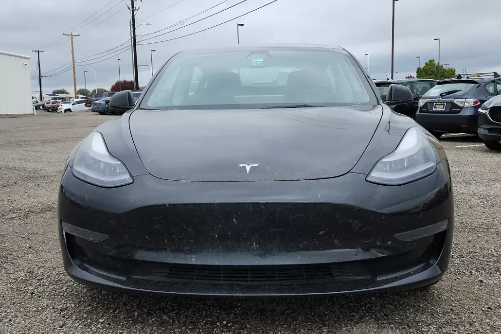 2021 Tesla Model 3 Standard Range Plus photo 1